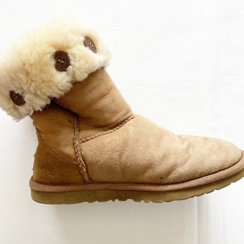 Women’s / Teen’s UGG Fold Over Boots Size 6 - Picture 4 of 11